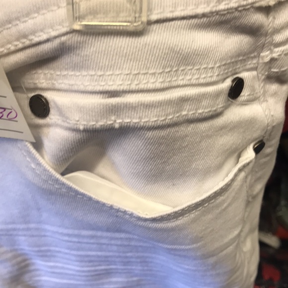 Steve’s Jeans - Picture 8 of 10